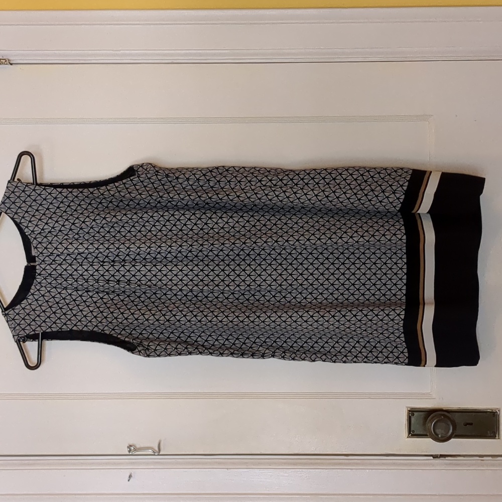 *3/$25 H&M geometric art deco pattern chiffon crew neck sheath dress
